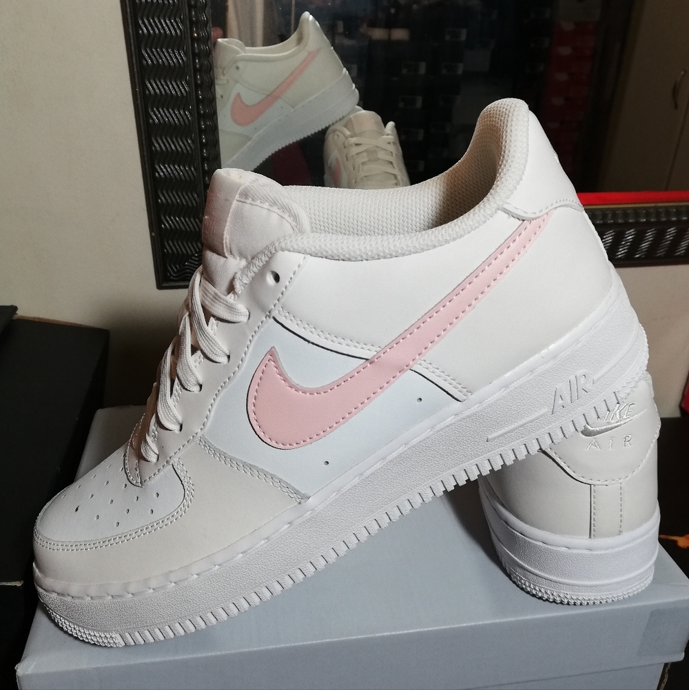 NIKE AIR FORCE 1 PREMIUM WHITE-PINK-OFFWHITE WOMEN'S SIZE 8 BRAND NEW IN BOX